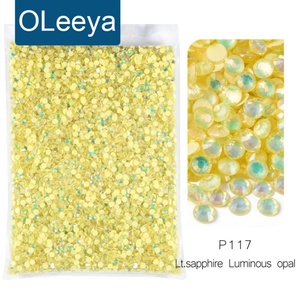 Strass en verre lumineux Oleeya Factory SS6-SS30, couleurs opale, 100 grosses unités, diamants pour ongles, cristal Pixie qui brille dans le noir pour l'art des ongles DIY - Product Image 1