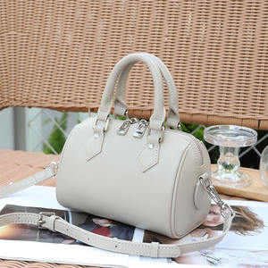 Venta al por mayor directa de fábrica: Bolsos tote para mujer, bolsos de hombro casuales de color liso para mujer, bolsos cruzados de diseñador para mujer - Product Image 4