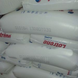 ราคาโรงงานที่ดีที่สุด MFI 1.0 LLDPE 118WJ ฟิล์ม Linear Low Density LLDPE เกรดฟิล์มเม็ดพลาสติก LLDPE สำหรับทำฟิล์มและถุงขยะ - Product Image 2
