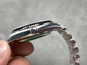 นาฬิกากันน้ำคุณภาพดีที่สุด ขนาด 40 มม. ผลิตโดยโรงงาน KF ตัวเรือนเหล็ก 904l กลไก 2836 รุ่น 228239 น้ำหนัก 215 กรัม นาฬิกาเพชรสีดำ - Product Image 4