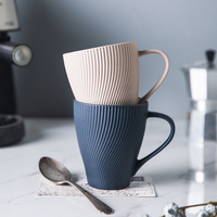 EKA vente en gros de tasse en céramique gaufrée créativité élégante tasse à café au latte pour le bureau couleur personnalisée pour les couples