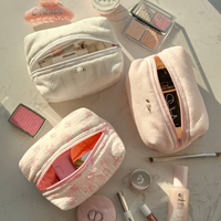Trousse de Maquillage Portable en Coton Matelassé Écologique – Collection Multi-Motifs, Fermeture Éclair Fluide, Intérieur Spacieux pour Soins de la Peau et Cosmétiques de Bureau