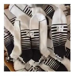 Original Brand New Overstocks Socks Stocks Whole Cancelled Garments Stocks Black and White Striped Socks