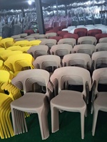 Chaises et Tables de Café Colorées en Plastique, Design Économique pour Restaurant, Chaises d'Extérieur pour Brasserie