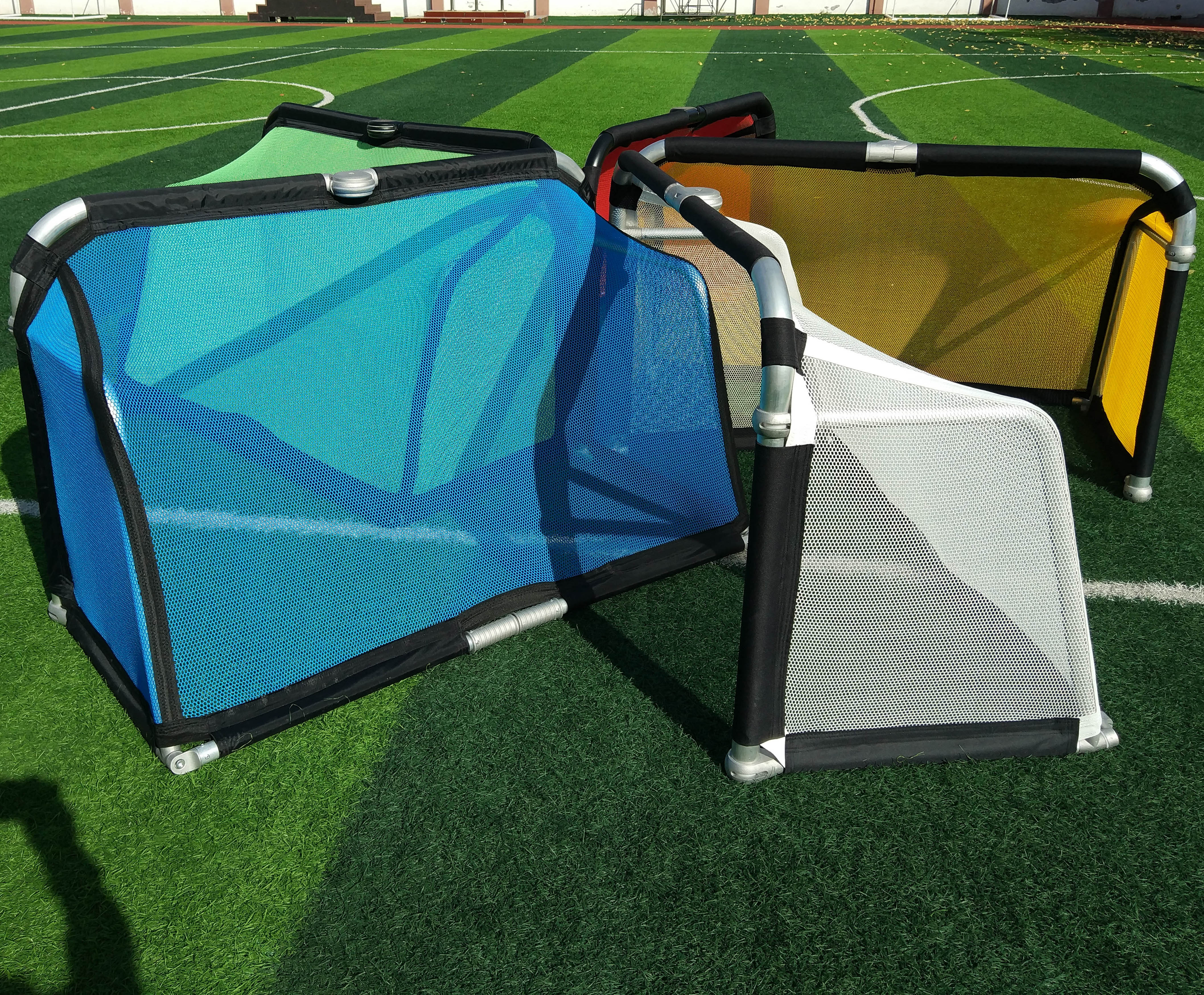 Astek Draagbare Aluminium Opvouwbare Mini Voetbal Doel Kleurrijke Netten Kind Voetbal Doel Set Mini