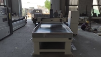 1325 Wirtschaftliche CNC-Steinrouter-Graviermaschine für Marmor, Granit und Kunststein-Bearbeitung