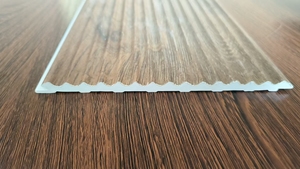 Panneaux muraux intérieurs et extérieurs modernes de qualité supérieure, imperméables, en WPC, décoratifs, ignifuges, à lattes de bois, à rayures, à carreaux, garantie 5 ans - Product Image 6