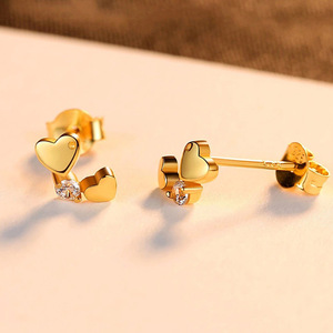 Orecchini a Perno con Design a Cuore per Donne, Zirconi Scintillanti, Gioielli alla Moda, Accessorio Carino e Minimalista per Uso Quotidiano - Product Image 3