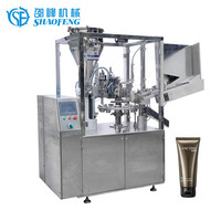 Machine de remplissage, de bouchage et d'étiquetage automatique de haute précision pour produits chimiques alimentaires, shampooings, savons liquides et détergents, capacité de 250 ml à 5000 ml, en plastique et verre