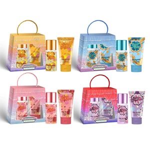 PINK SWEET Eau de Parfum, Brume Corporelle et Lait Hydratant Longue Durée aux Notes Florales et Fruitées de Rose, Coffret Cadeau de Luxe pour Femme - Product Image 1
