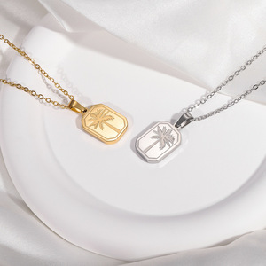 Chaînes personnalisées plaquées or 18 carats, résistantes au ternissement, en acier inoxydable, avec pendentif palmier coco pour hommes et femmes, en cadeau - Product Image 5