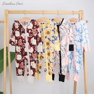 Combinaison pour bébé garçon et fille avec fermeture éclair à deux voies sur le devant Mitaines Footie Bamboo Baby Romper Set - Product Image 1