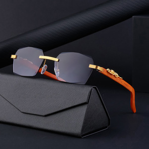 Lunettes de soleil carrées personnalisées pour hommes, effet grain de bois, verres PC UV400, style Instagram, pour la conduite, ZZC-7553 - Product Image 3