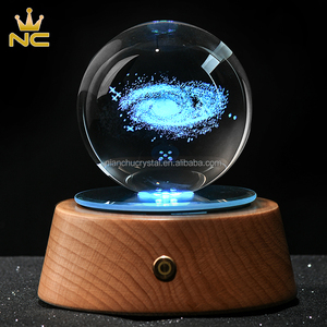 <span class=keywords><strong>Boule</strong></span> <span class=keywords><strong>de</strong></span> <span class=keywords><strong>cristal</strong></span> <span class=keywords><strong>de</strong></span> Noël 3D <span class=keywords><strong>personnalisée</strong></span> faite à la main avec base lumineuse LED personnalisable et boîte cadeau - Product Image 3