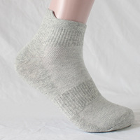 Chaussettes courtes de sport en coton pour homme avec logo personnalisé, design classique et décontracté, noir, gris, blanc