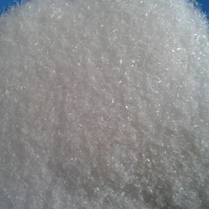 Ammonium-Sulfat-Pulver Verbindung mit der Formel NH4Cl und kristallines Salz stark löslich in Wasser