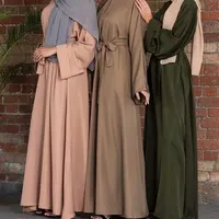 Modern orta doğu Abaya Dubai türkiye düz renk uzun basit mütevazı Kaftan islami elbise geleneksel müslüman giyim kadınlar için