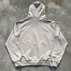 Hoodie unisexe de luxe en molleton bouclette français, coupe courte et oversize, grammage lourd, avec motif brodé et impression en relief personnalisée, en coton - Product Image 2
