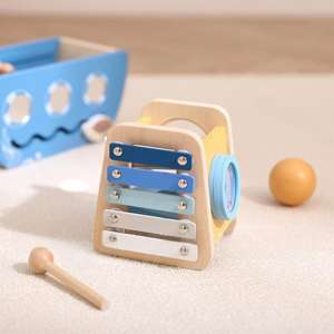 Bateau <span class=keywords><strong>pirate</strong></span> multifonctionnel en bois pour enfants : circuit de billes éducatif, xylophone et engrenages rotatifs – Jouet océanique cinq-en-un - Product Image 4