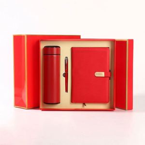 ชุดของขวัญธุรกิจ 3 in 1 สมุดโน้ตสีแดงพร้อมปากกา ของพรีเมี่ยมสำหรับปี 2025 จำนวน 2025 ชิ้น - Product Image 1