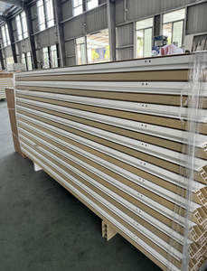 Telaio per Porta in WPC PVC per Camera da Letto, <span class=keywords><strong>Design</strong></span> Moderno Mid-Century, Impermeabile, Garanzia di 5 Anni, Taglio Personalizzato a 45 Gradi - Product Image 1