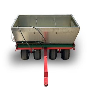 Máquina de nivelación de alta eficiencia para campos de fútbol y campos de golf con distribución uniforme de arena y control de dispersión variable. - Product Image 2