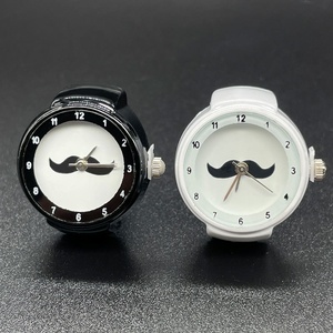 Reloj de Anillo de Marca Privada con Empaque Personalizado, Esfera Digital Minimalista, Reloj de Dedo de Cuarzo, Precio de Fábrica OEM - Product Image 1