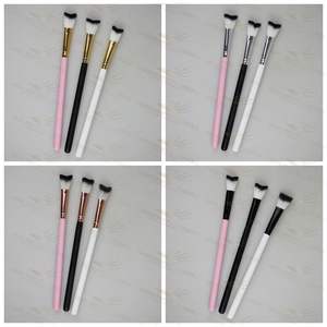 Bouteille de shampooing à cils personnalisable de 60ml 100ml avec emballage de brosse à shampooing en mousse à cils nus Boîte d'extension de modèle de logo incluse - Product Image 6