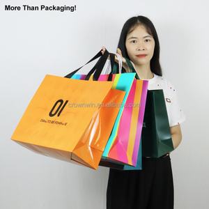 Sac en papier Crown Win pour clients, avec lamination mate/brillante, impression couleur, ruban, cordon, nœud, poignée - Product Image 2