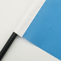 Matériau en polyester pour drapeau fidjien avec base en plastique ABS et mât pour décoration de bureau directement de l'usine