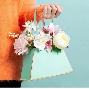 New Arrival Butterfly Design Gold Foil Printed Waterproof Eco-Friendly Custom Logo Luxury Handbag <b>Gift</b> <b>Box</b> Mother's Day Flowers - Product Image 4