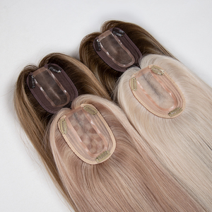 Extensions de cheveux naturels européens Remy blonds personnalisés 5x3 pouces, ondulations profondes, avec frange, densité 130%, base en dentelle et PU, nouées à la main, à clipser - Product Image 1