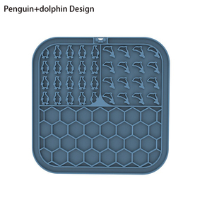 Tapis à lécher en silicone écologique portable avec ventouse et design carré pour un utilisation facile comme bol d'eau et de nourriture pour chiens - Product Image 4