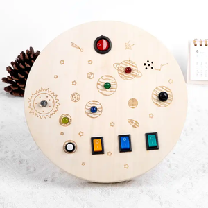 Tablero ocupado Montessori para niños, juguetes sensoriales de madera con botones LED iluminados, regalos para niños, tablero ocupado de estilo espacial de madera - Product Image 3