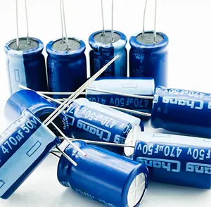 Capacitor eletrolítico de alumínio com plug-in