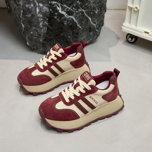 Chaussures de sport décontractées pour femmes, fabriquées en Chine, de haute qualité, personnalisées, simples, conçues pour la marche lente. - Product Image 4