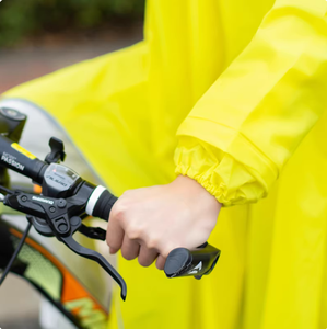 <span class=keywords><strong>Cape</strong></span> de pluie élégante et imperméable pour le cyclisme avec écran facial transparent pour la sécurité et le confort - Product Image 3