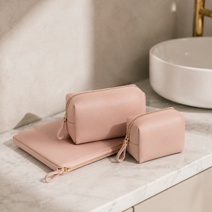 Ensemble de 3 trousses de toilette en cuir vegan, pochettes de voyage imbriquées, doublure nettoyable, logo personnalisé, cadeau - Product Image 3