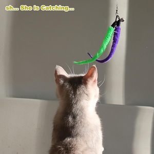 Juego <span class=keywords><strong>de</strong></span> Juguete Retráctil para Gatos con 2 Varillas y Múltiples Cabezas Reemplazables (Plumas/Orugas/Campanas) - Juguetes Interactivos - Product Image 6