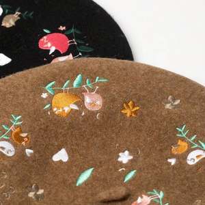 Béret décontracté brodé pour femme automne-hiver, nouveau béret en laine motif oiseaux et fleurs avec broderie personnalisée pour le sport, les fêtes et la pêche - Product Image 6
