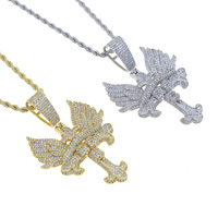 Collier unisexe tendance hip-hop avec pendentif croix et ailes en cuivre et résine incrustée, motif crâne