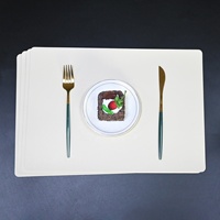 Ensemble de 4 sets de table en similicuir style nordique à prix abordable – Coffret cadeau premium pour l'inauguration de maison, les mariages et les cadeaux d'entreprise