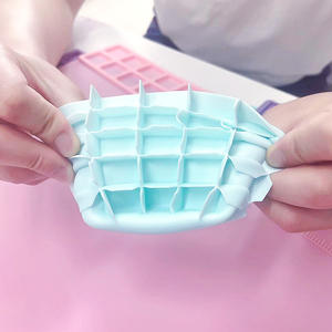 Moule à glaçons et fabrique à glaçons en silicone durable <span class=keywords><strong>KonBo</strong></span>, fonctionnement manuel, bac à glaçons cylindrique domestique à 3 capacités, qualité alimentaire - Product Image 4