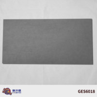 Suelo vinílico SPC con patrón de piedra, sistema de clic, cuadrado, impermeable, antideslizante, con núcleo rígido, para uso comercial y residencial.