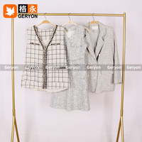 Pakaian Bekas Boucle Tweed dalam Bal, Blazer Wol Vintage Wanita, Gaun, Rompi, Atasan Wanita, Pakaian Bekas Ukay Grosir Musim Dingin
