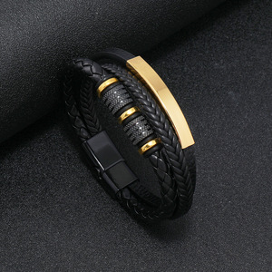 <span class=keywords><strong>Bracciale</strong></span> in pelle nera multistrato <span class=keywords><strong>con</strong></span> fibbia magnetica nome personalizzato <span class=keywords><strong>con</strong></span> testo lungo Bar personalizzato <span class=keywords><strong>bracciale</strong></span> in pelle intrecciata per gli uomini - Product Image 1