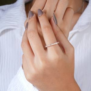 Bague élégante en or rose avec cristal baguette pour femmes, bague moderne en pierre pour mariage, fête, usage quotidien, cadeau - Product Image 3