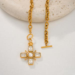 Collana con Chiusura a Croce in Acciaio Inox <span class=keywords><strong>e</strong></span> Zirconi, Gioielli Cristiani per <span class=keywords><strong>Lei</strong></span>/<span class=keywords><strong>Lui</strong></span>, Ciondolo a Croce OT Placcato Oro 18K Antiossidante - Product Image 5