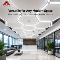 Panneaux suspendus décoratifs en aluminium 3D artistiques de luxe Alumtimes en forme de pétale pour la décoration intérieure d'hôtels modernes