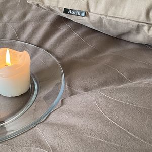 Gran oferta de lujo 100% algodón moderno planta textil hogar cálido Color sólido juego de cama Jacquard agradable a la piel Kit de cuatro piezas - Product Image 4
